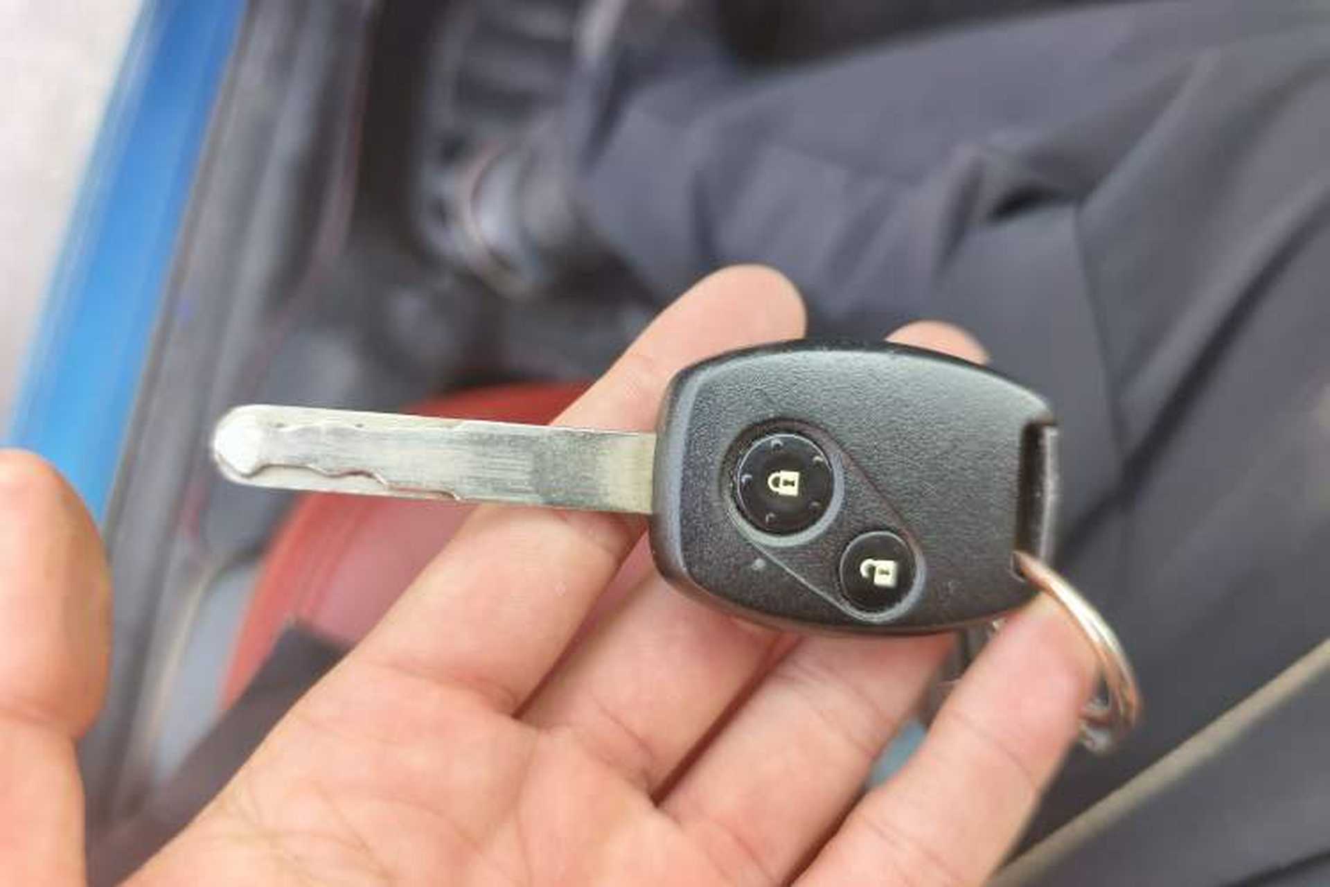 Used Honda Fit 2011 1.5L automatic panoramic sunroof version Vehicle Key