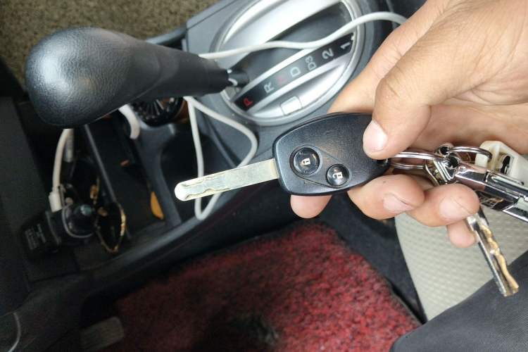 Used Honda Fit 2011 1.3L automatic comfort version Vehicle Key