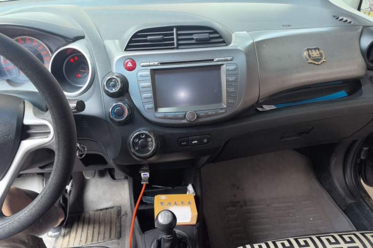 Used Honda Fit 2011 1.3L manual Comfort version Audio And AC Panel