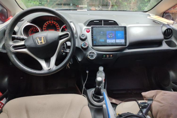Used Honda Fit 2011 1.3L manual Comfort version Center Console