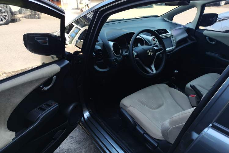 Used Honda Fit 2011 1.3L manual Comfort version Driver Seat