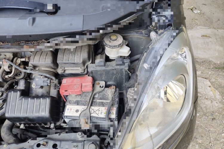 Used Honda Fit 2011 1.3L automatic comfort version Engine Bay Left