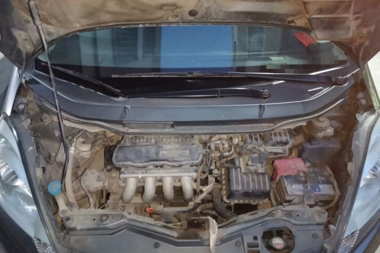 Used Honda Fit 2011 1.3L manual Comfort version Engine Bay
