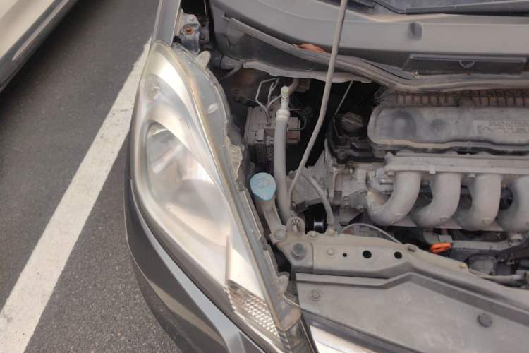 Used Honda Fit 2011 1.5L Automatic Luxury Edition Engine Bay Right