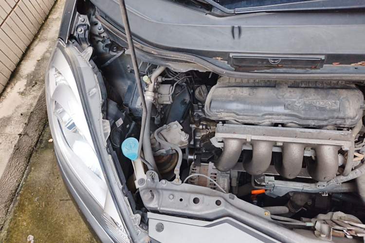 Used Honda Fit 2011 1.5L Automatic Luxury Edition Engine Bay Right