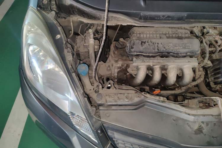 Used Honda Fit 2011 1.3L automatic comfort version Engine Bay Right