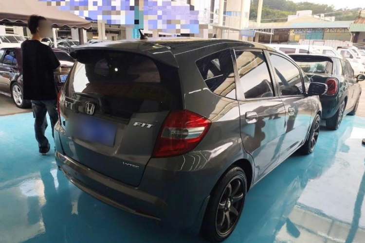 Used Honda Fit 2011 1.3L manual Comfort version Exterior 5