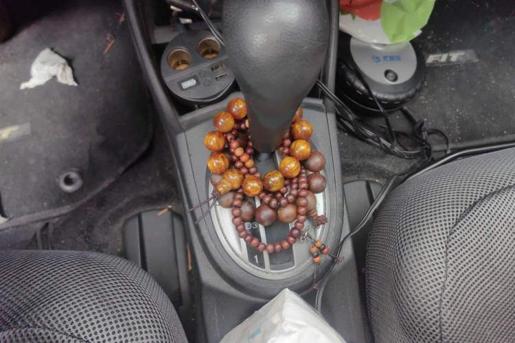 Used Honda Fit 2011 1.5L Automatic Luxury Edition Gear Lever