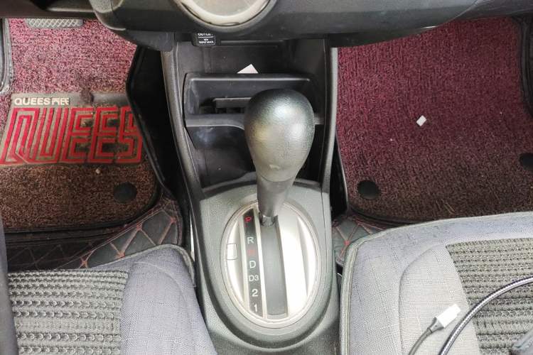 Used Honda Fit 2011 1.3L automatic comfort version Gear Lever
