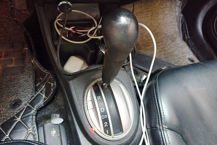 Used Honda Fit 2011 1.5L Automatic Luxury Edition Gear Lever