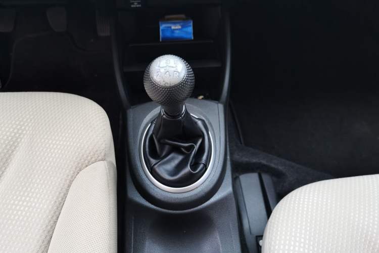 Used Honda Fit 2011 1.3L manual Comfort version Gear Lever