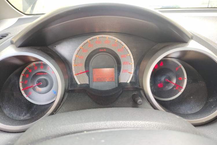 Used Honda Fit 2011 1.3L automatic comfort version Instrument Cluster