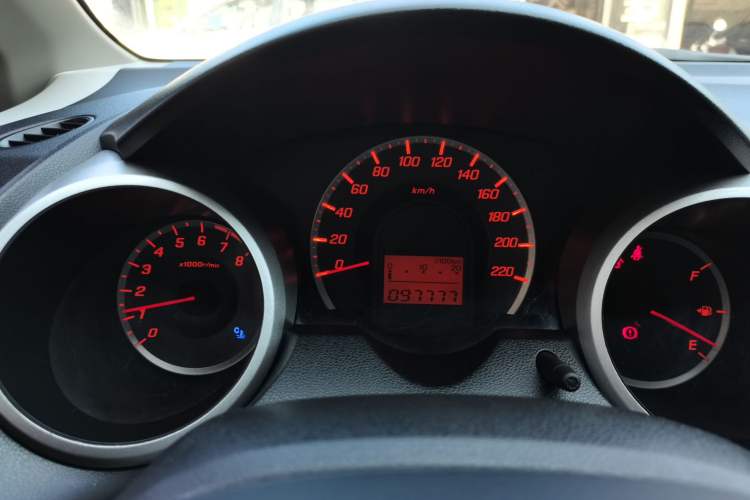 Used Honda Fit 2011 1.3L manual Comfort version Instrument Cluster