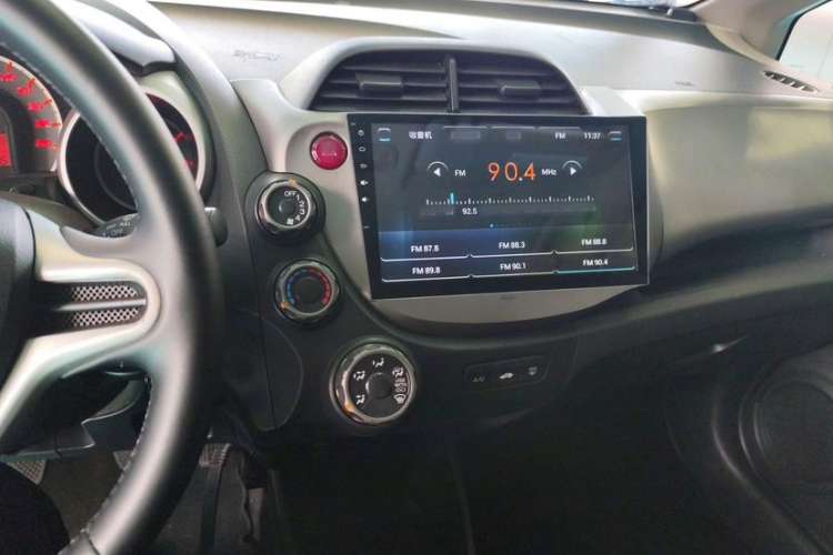 Used Honda Fit 2011 1.3L manual Comfort version Interior 3