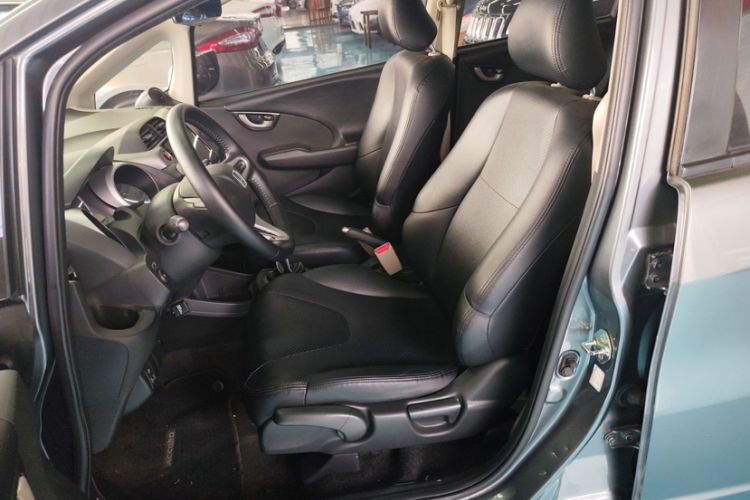Used Honda Fit 2011 1.3L manual Comfort version Interior 5