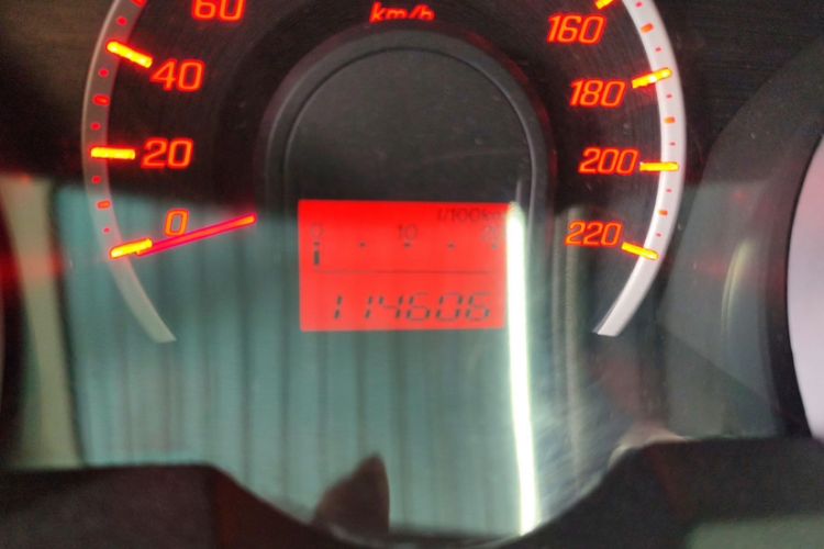 Used Honda Fit 2011 1.3L manual Comfort version Odometer Close Up