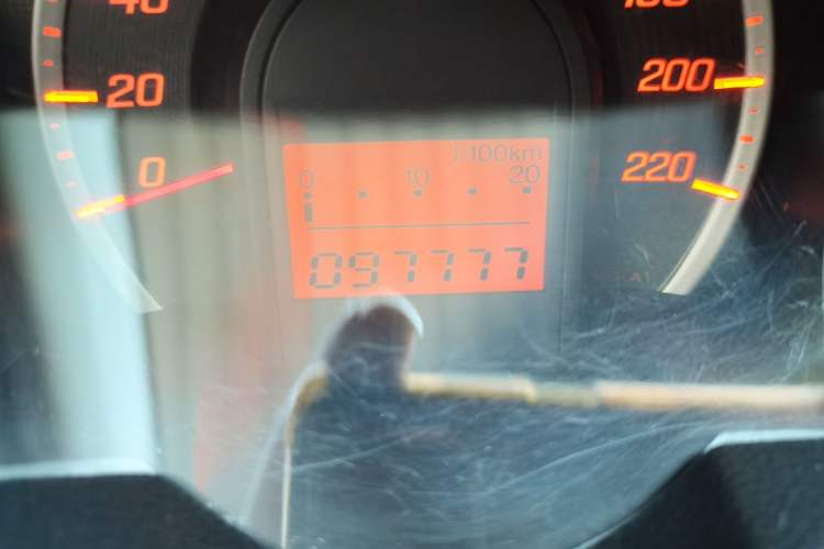 Used Honda Fit 2011 1.3L manual Comfort version Odometer Close Up