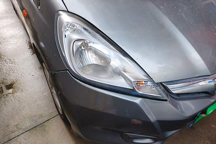 Used Honda Fit 2011 1.5L Automatic Luxury Edition Right Front Headlight