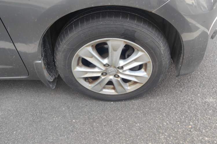 Used Honda Fit 2011 1.5L Automatic Luxury Edition Right Front Wheel Hub