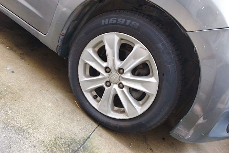 Used Honda Fit 2011 1.5L Automatic Luxury Edition Right Front Wheel Hub