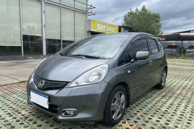 Used Honda Fit 2011 1.3L manual Comfort version