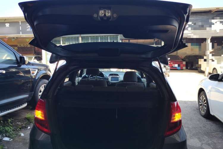 Used Honda Fit 2011 1.3L manual Comfort version Trunk