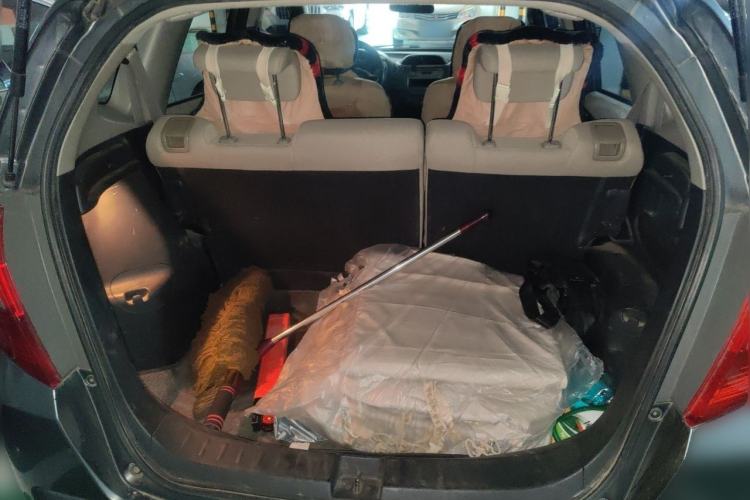 Used Honda Fit 2011 1.3L automatic comfort version Trunk