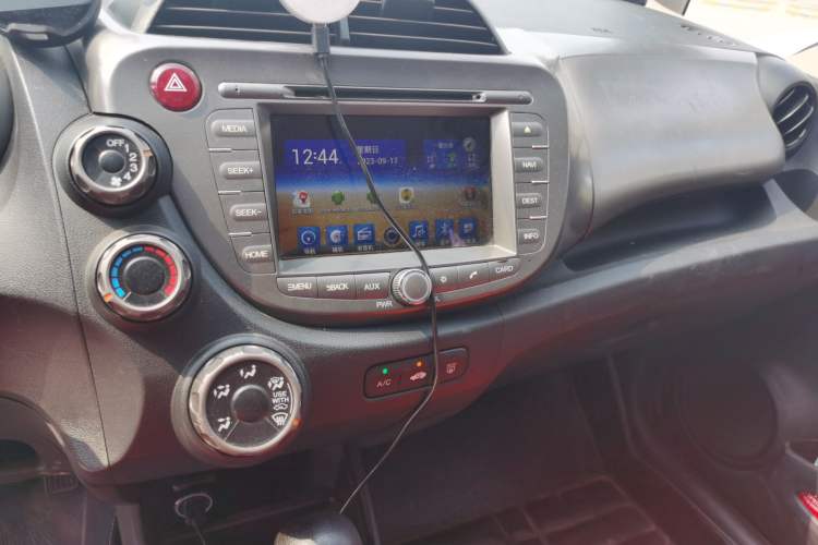 Used Honda Fit 2011 1.3L automatic comfort version Audio And AC Panel