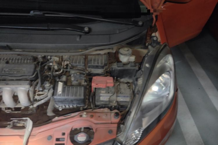 Used Honda Fit 2011 1.3L automatic comfort version Engine Bay Left