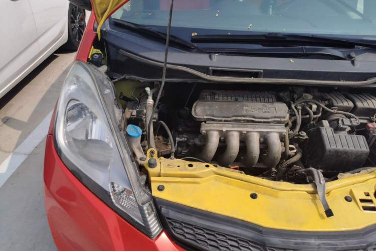 Used Honda Fit 2011 1.3L automatic comfort version Engine Bay Right