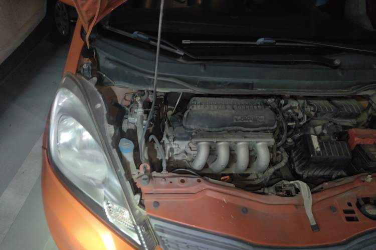 Used Honda Fit 2011 1.3L automatic comfort version Engine Bay Right