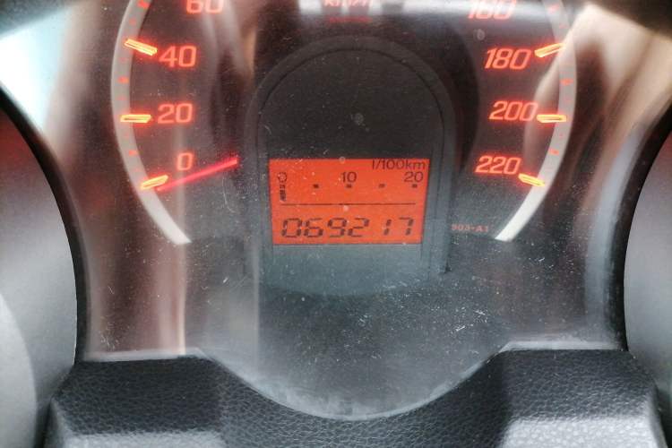 Used Honda Fit 2011 1.3L manual Comfort version Odometer Close Up