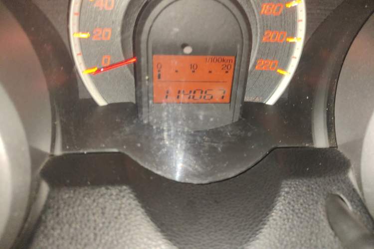 Used Honda Fit 2011 1.3L automatic comfort version Odometer Close Up