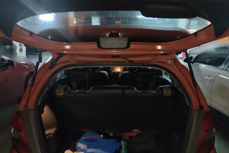 Used Honda Fit 2011 1.3L automatic comfort version Trunk