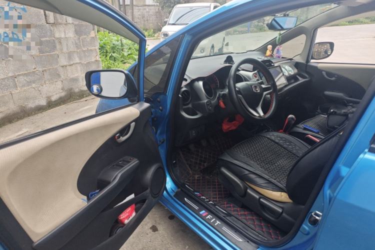 Used Honda Fit 2011 1.3L manual Comfort version Driver Seat