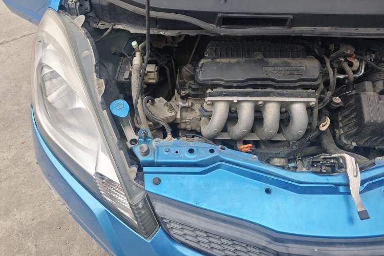 Used Honda Fit 2011 1.3L manual Comfort version Engine Bay Right