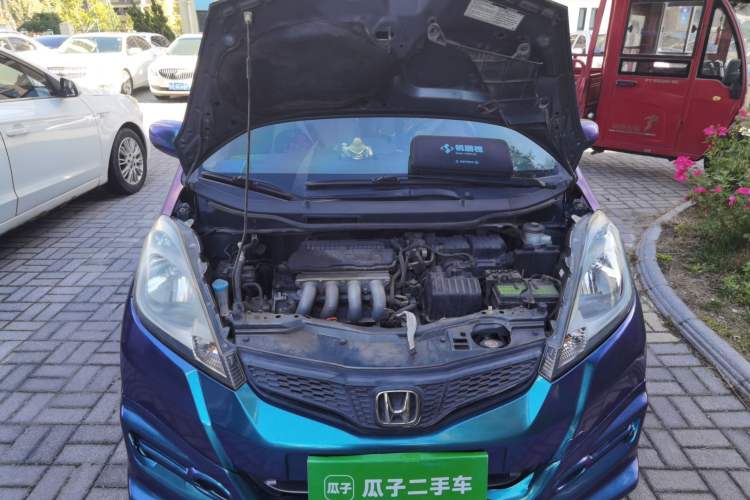 Used Honda Fit 2011 1.3L automatic comfort version Engine Bay