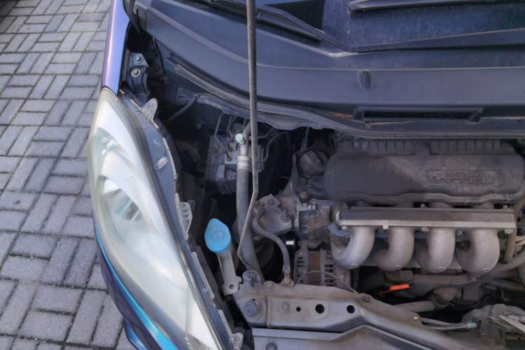 Used Honda Fit 2011 1.3L automatic comfort version Engine Bay Right
