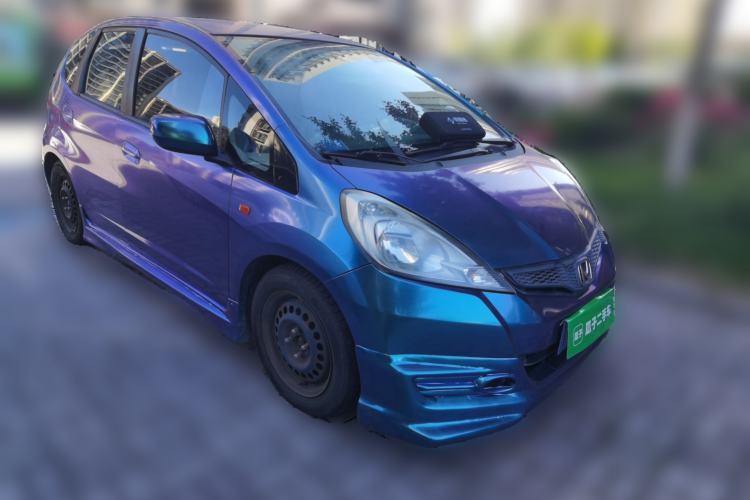 Used Honda Fit 2011 1.3L automatic comfort version Front Right 45 Deg