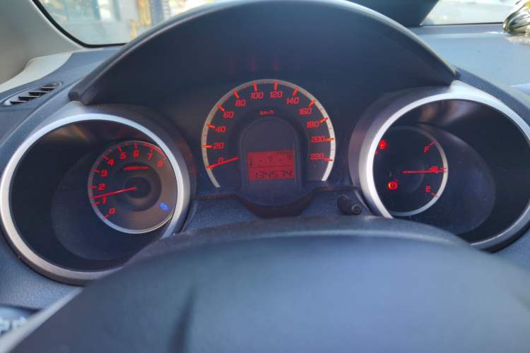 Used Honda Fit 2011 1.3L automatic comfort version Instrument Cluster