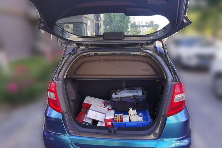 Used Honda Fit 2011 1.3L automatic comfort version Trunk