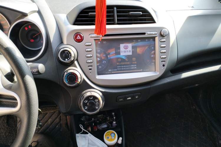 Used Honda Fit 2011 1.3L manual Comfort version Audio And AC Panel