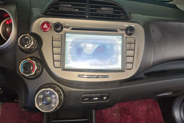 Used Honda Fit 2011 1.3L manual Comfort version Audio And AC Panel