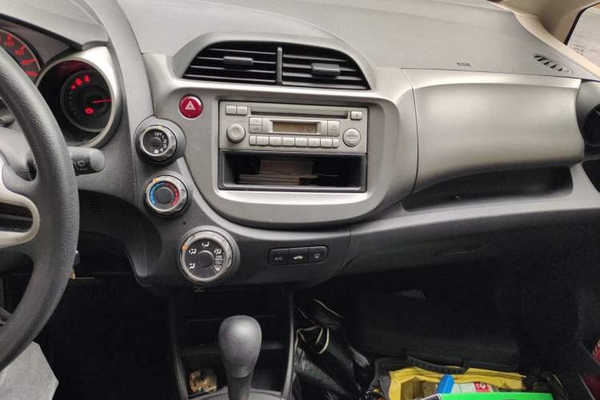 Used Honda Fit 2011 1.3L automatic comfort version Audio And AC Panel