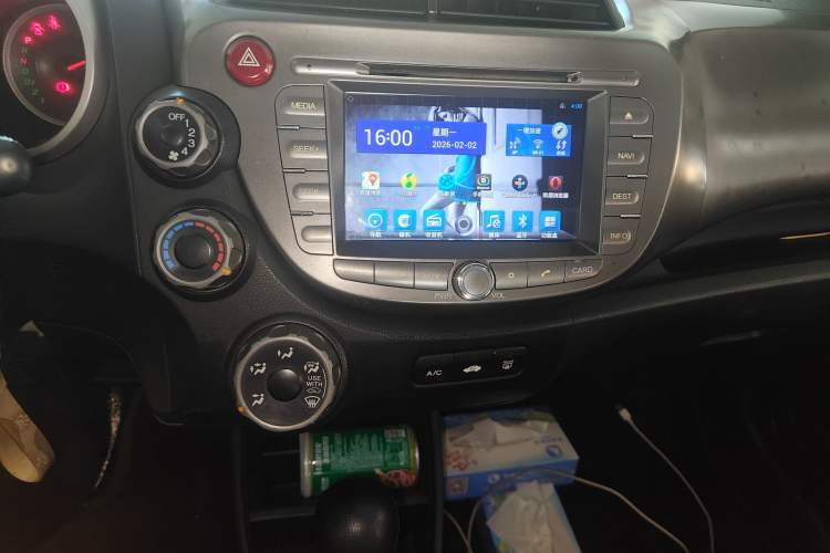 Used Honda Fit 2011 1.5L Automatic Luxury Edition Audio And AC Panel