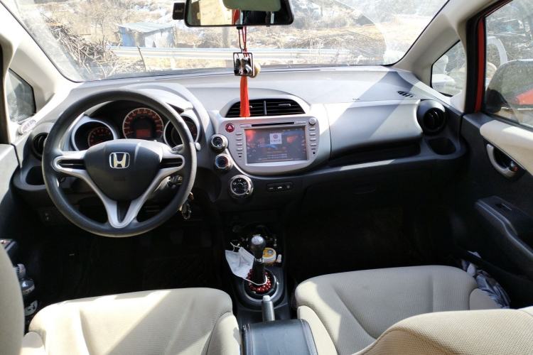 Used Honda Fit 2011 1.3L manual Comfort version Center Console