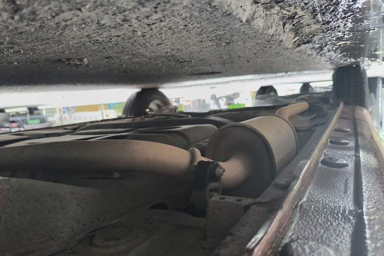 Used Honda Fit 2011 1.3L automatic comfort version Chassis Front Right