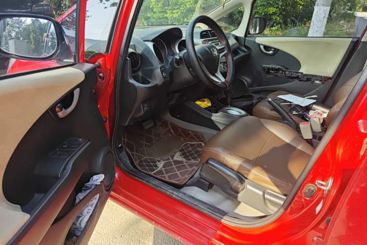 Used Honda Fit 2011 1.3L automatic comfort version Driver Seat
