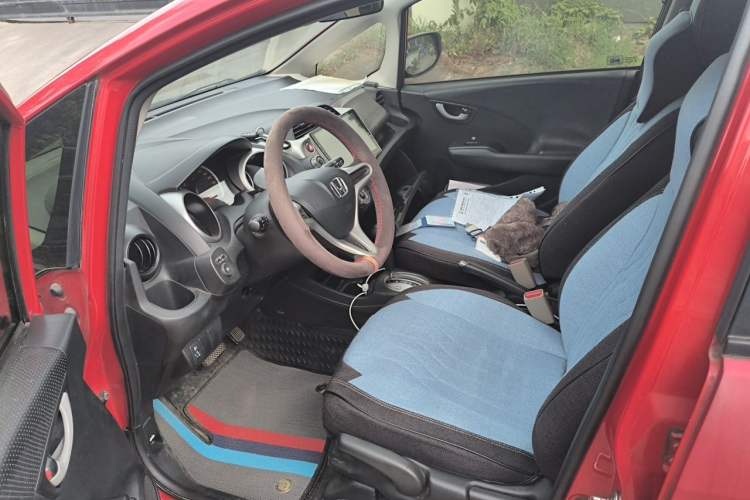 Used Honda Fit 2011 1.3L automatic comfort version Driver Seat