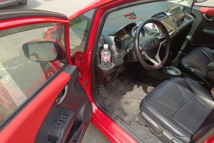 Used Honda Fit 2011 1.3L automatic comfort version Driver Seat